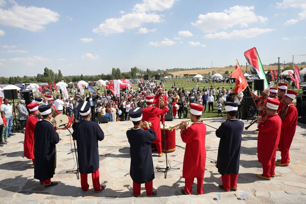 Konya ekibi, Ahlat’ta Malazgirt Zaferi ruhunu yeniden yaşatıyor 9